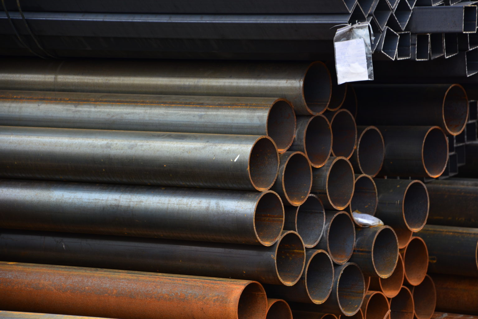 What Makes Stainless Steel Stainless? Alliant Metals Inc.